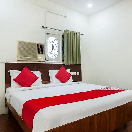 Oyo 76129 Rk Inn คุนตูร์ ภายนอก รูปภาพ