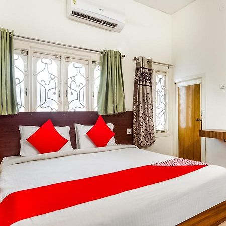 Oyo 76129 Rk Inn คุนตูร์ ภายนอก รูปภาพ