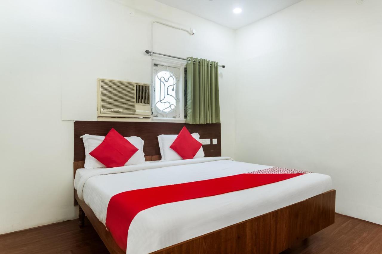 Oyo 76129 Rk Inn คุนตูร์ ภายนอก รูปภาพ