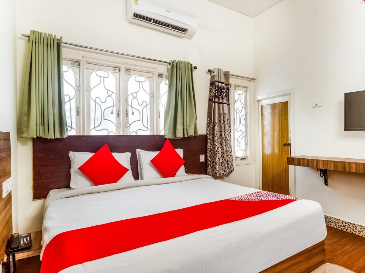 Oyo 76129 Rk Inn คุนตูร์ ภายนอก รูปภาพ