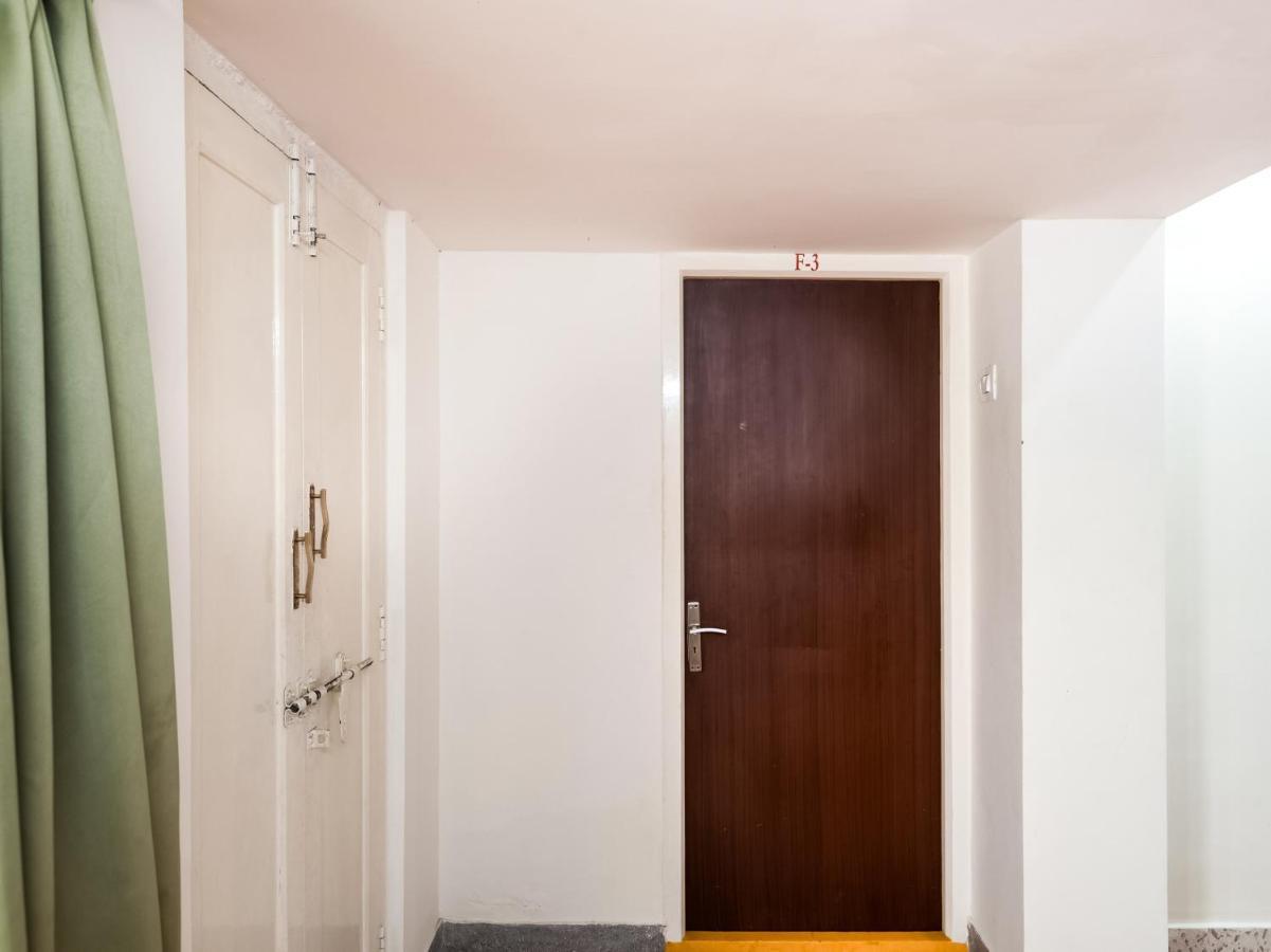 Oyo 76129 Rk Inn คุนตูร์ ภายนอก รูปภาพ