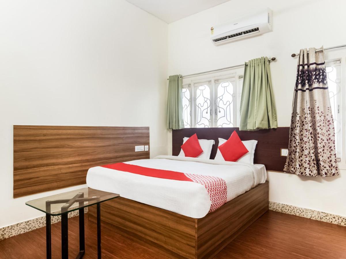 Oyo 76129 Rk Inn คุนตูร์ ภายนอก รูปภาพ
