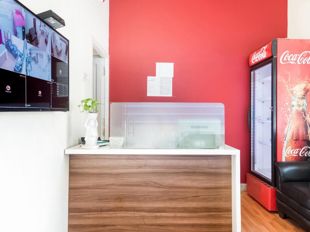 Oyo 76129 Rk Inn คุนตูร์ ภายนอก รูปภาพ